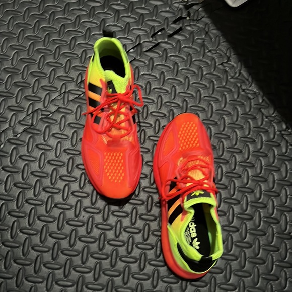 ADIDAS ZX 2k Flux “Solar Yellow Hi Res “ - Picture 2 of 3